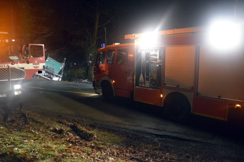 Container LKW umgestuerzt Koeln Brueck Bruecker- Dellbruecker Mauspfad P264.JPG - Miklos Laubert